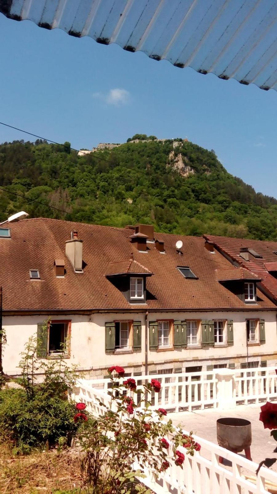 Appartement Tout Confort Vue Sur Les Forts Salins-les-Bains Exterior foto